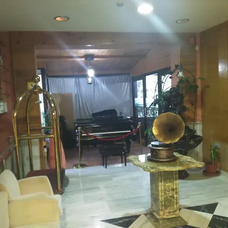 Mirasierra Отель